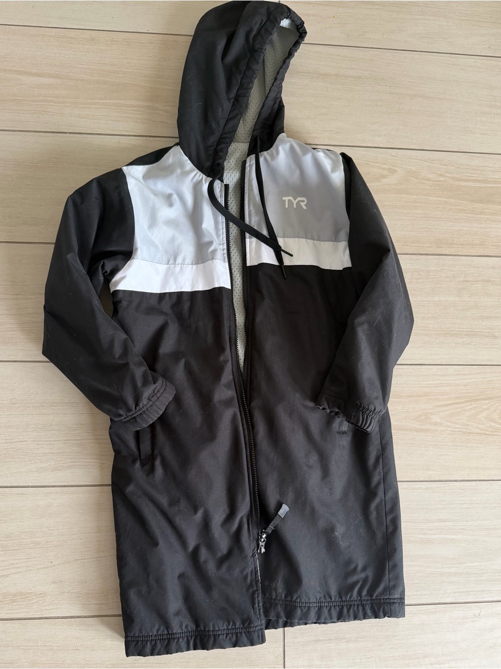 TYR Youth Alliance Podium Parka / Swim Team Jacket / Youth Medium